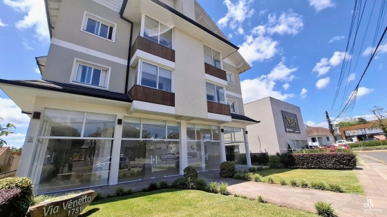 Grande sala comercial no bairro Avenida Central