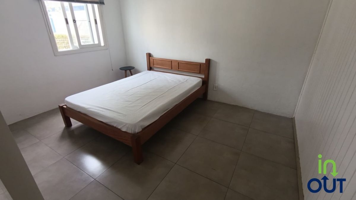 Apartamento de 2 quartos semi-mobiliado em Gramado