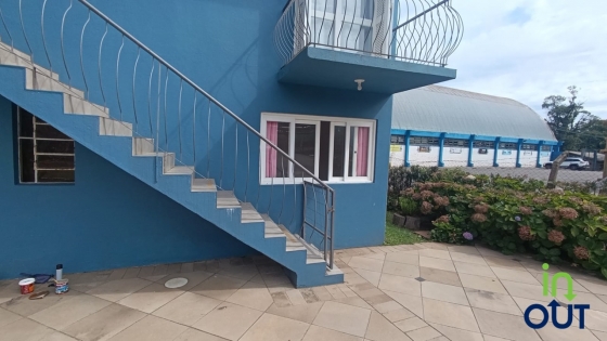 Apartamento de 2 quartos semi-mobiliado em Gramado